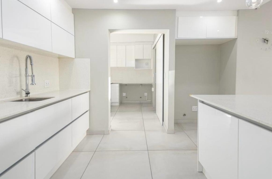 5 Bedroom Property for Sale in Sunset Beach Western Cape